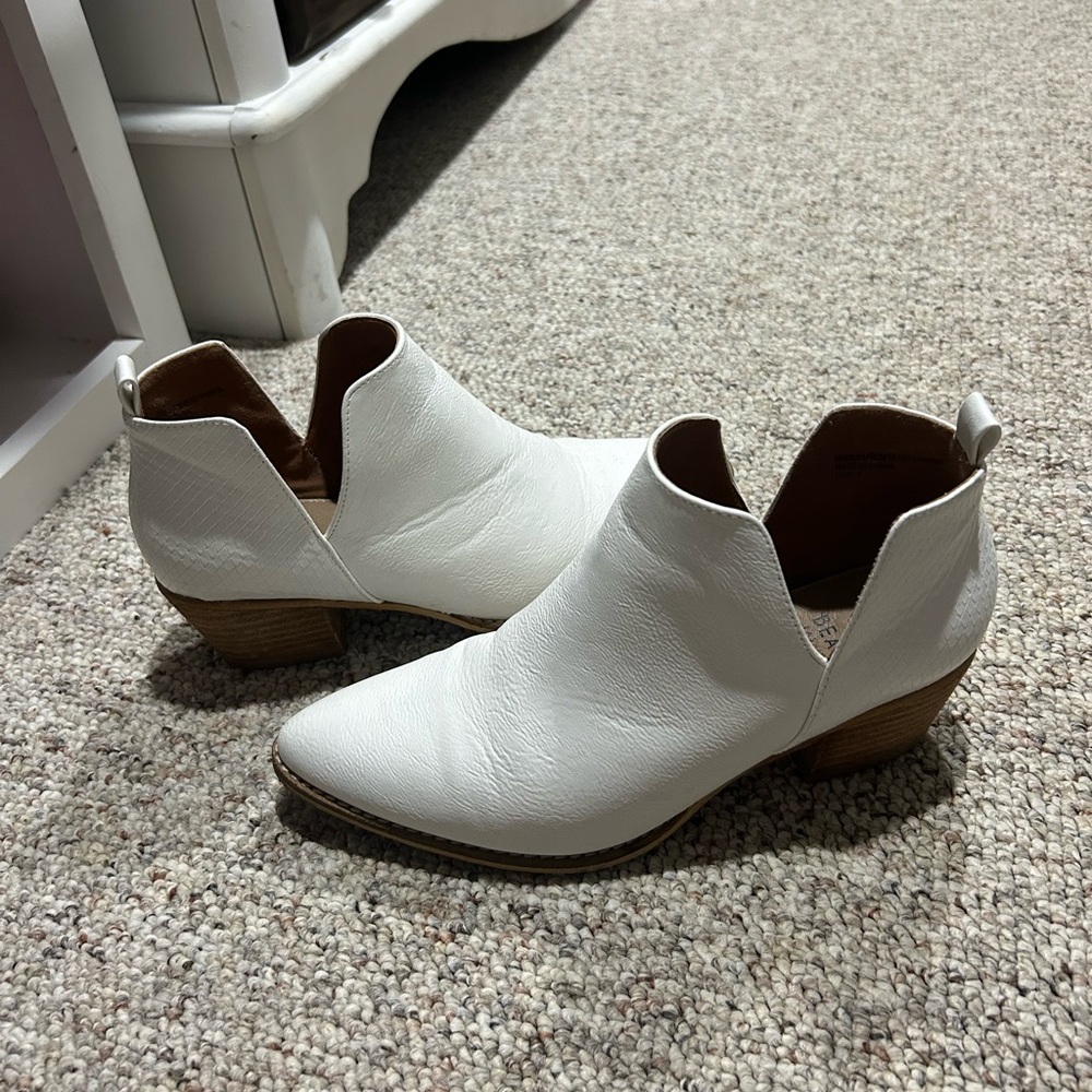 Ankle boots